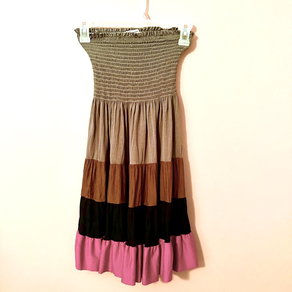 Forever 21 tiered smocked strapless dress